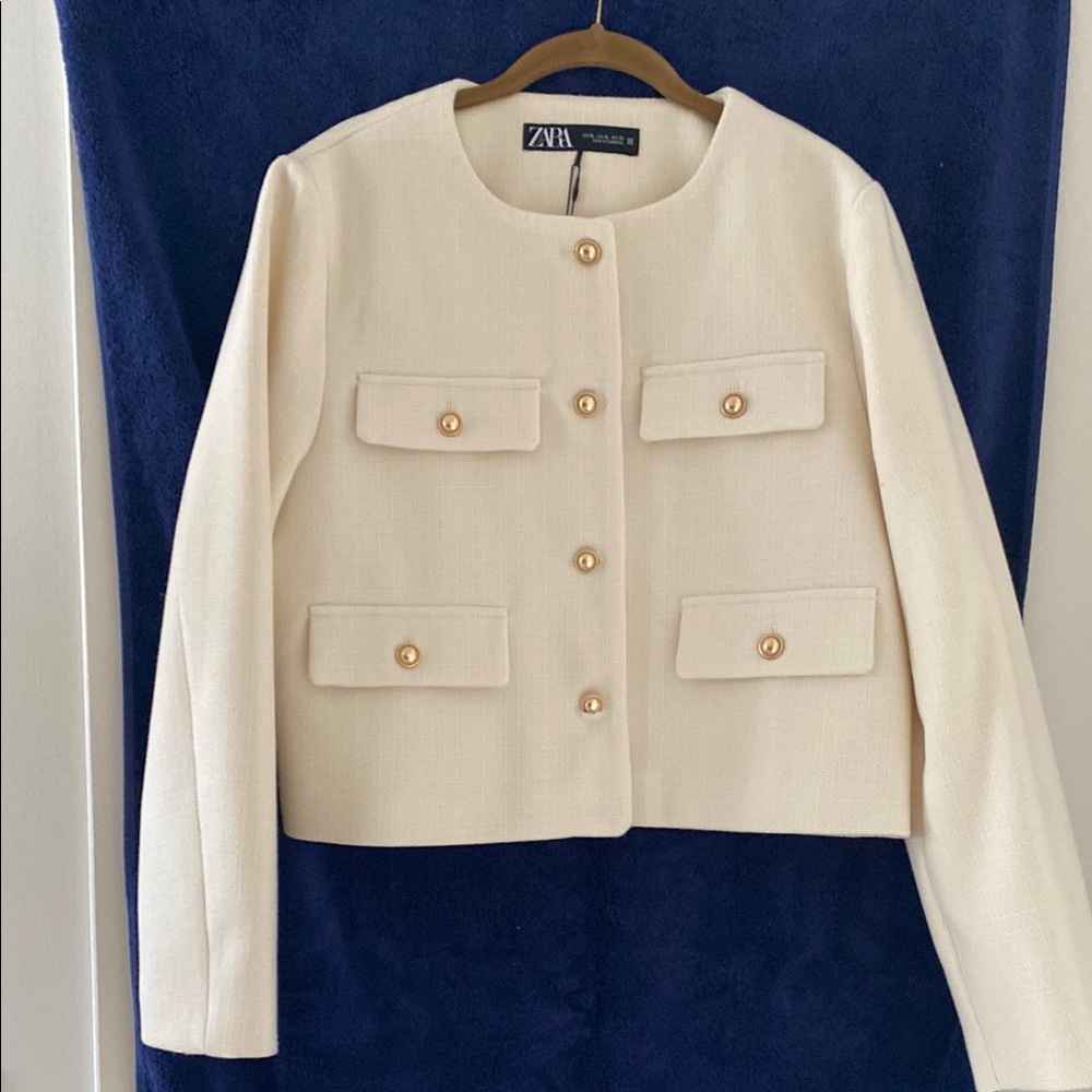 Zara Cream and Gold Blazer Tailored Cropped Design